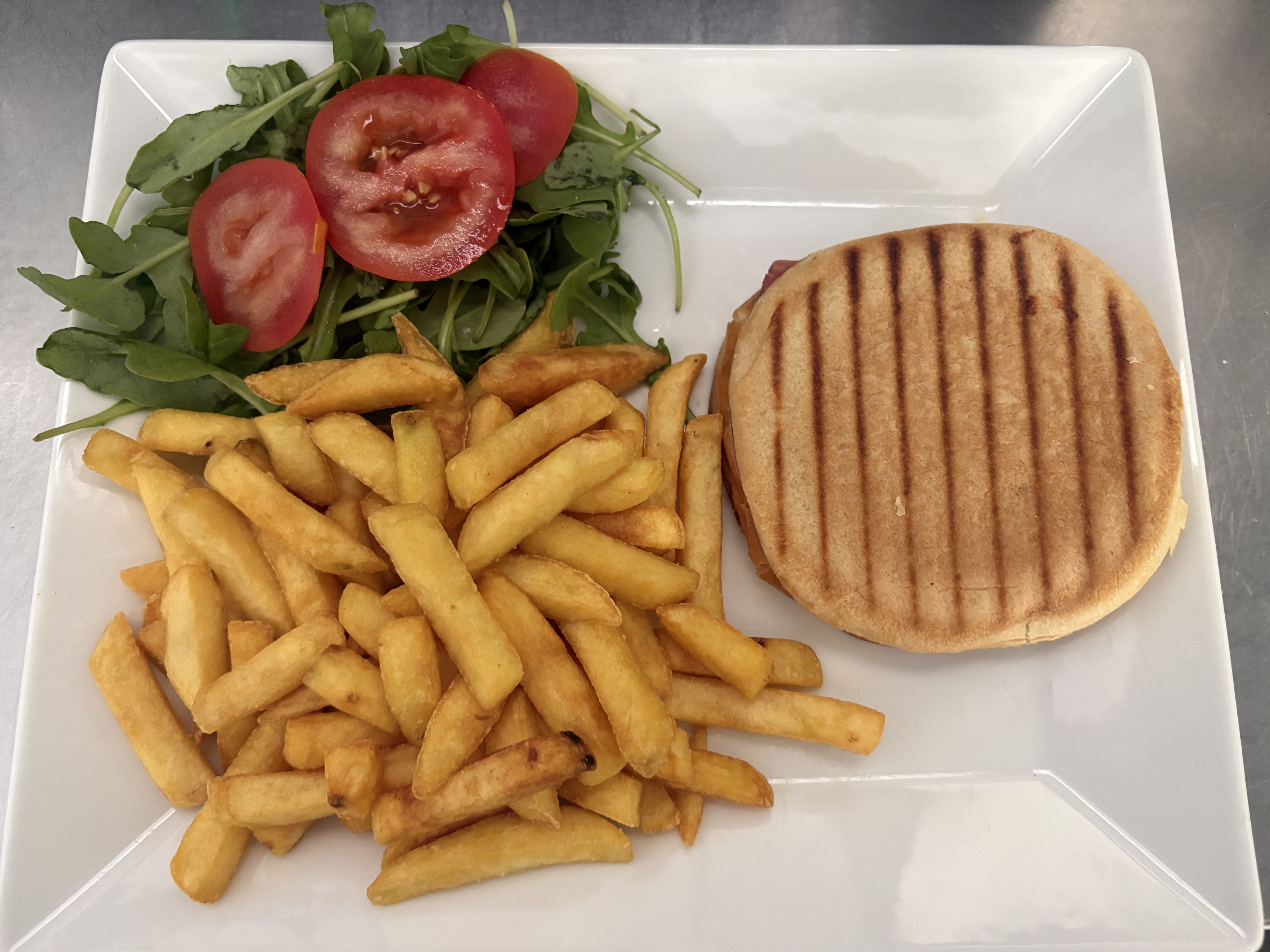 Croque Donjon Frites Salade